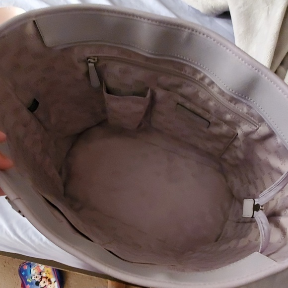 Large Michael Kors tote authentic - Picture 2 of 3